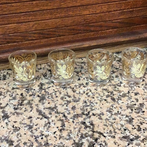 Vintage Butterfly Shot Glasses Set of 4 Gold Mid Century Barware MCM - Picture 3 of 3